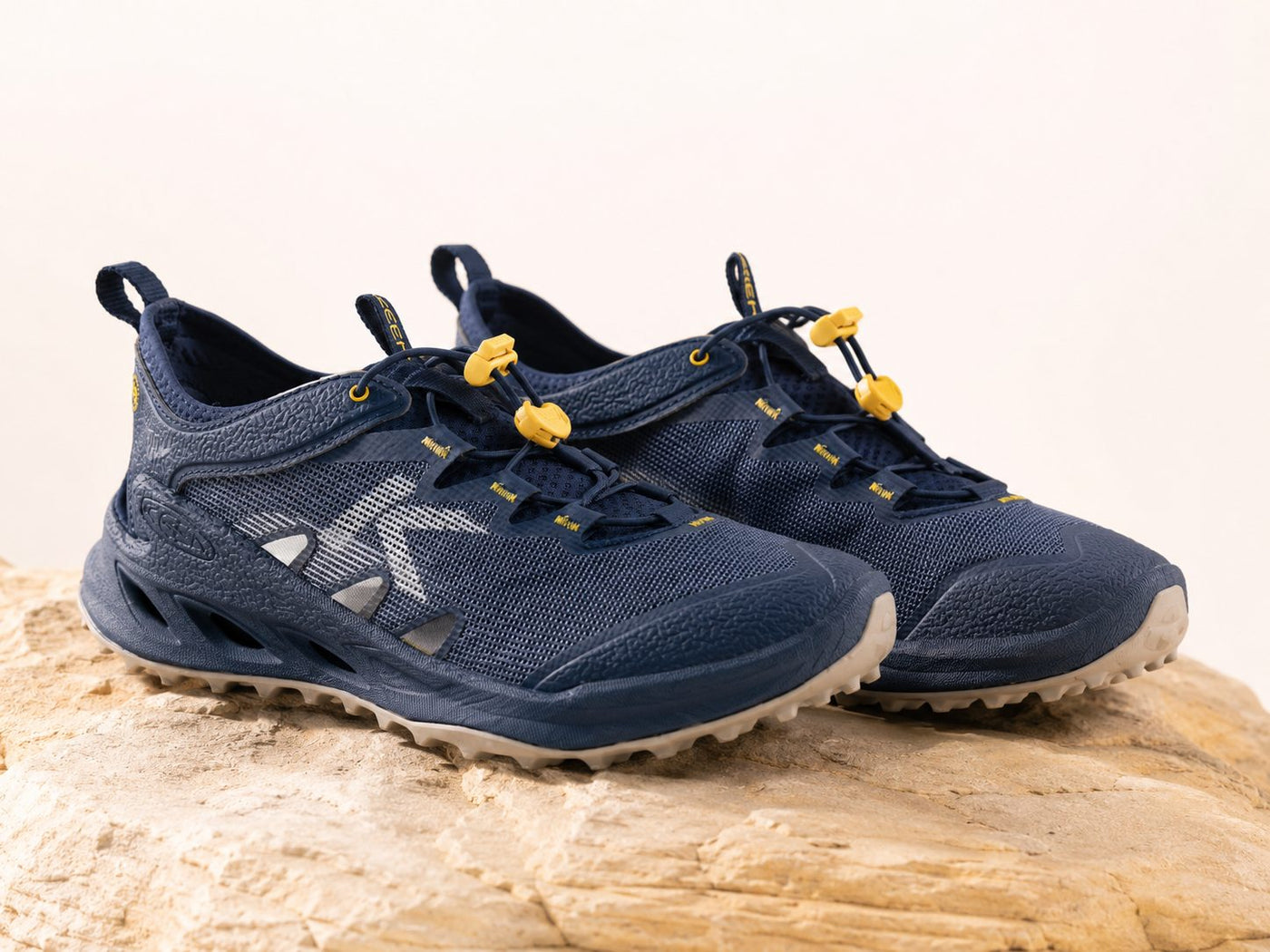 Versacore Speed pair on warm sandstone